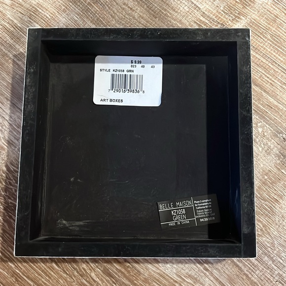 “Home of a spoiled rotten dog” stand up sign - Picture 2 of 2